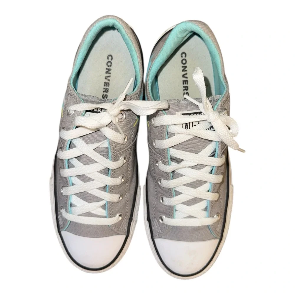 Converse Chuck Taylor All Star Low-top Sneakers Junior’s Size 5 Women’s Size 7